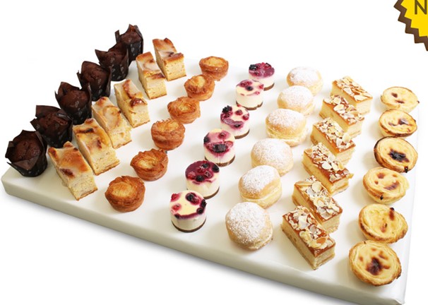 Assortiment mini-gebakjes retro