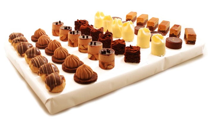 Assortiment mini-gebakjes chocolade